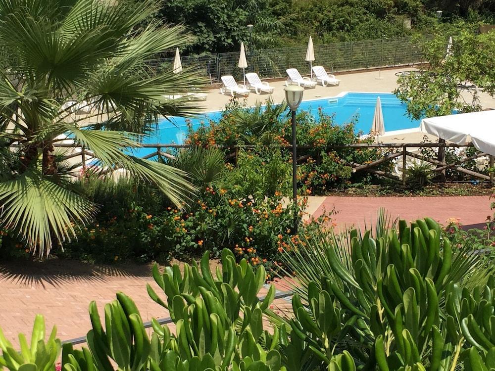 Residence Pietre Bianche Aparthotel Pizzo  Exterior photo